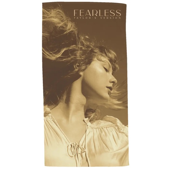 Taylor Swift towel NEW WITHOUT TAGS fearless - Picture 1 of 2